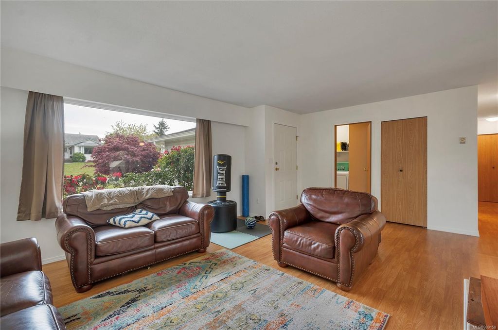 listing image 16040872165849726918