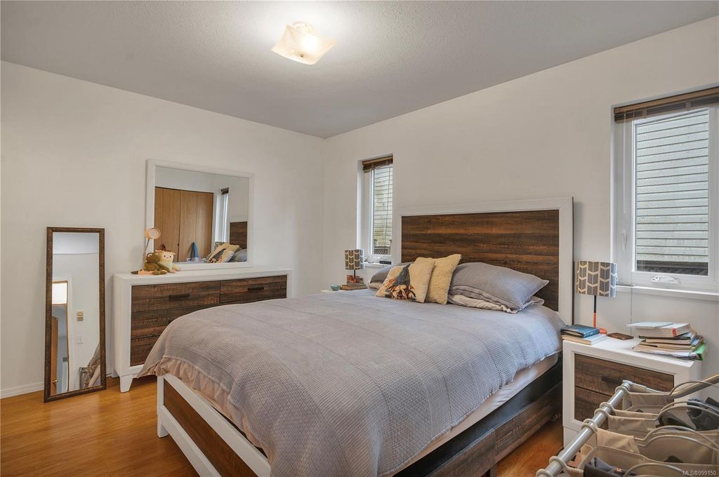 listing image 16042846700388467261