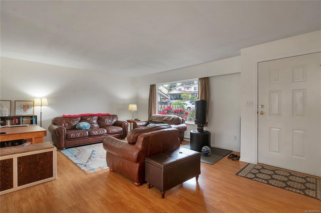listing image 16042486884158245747