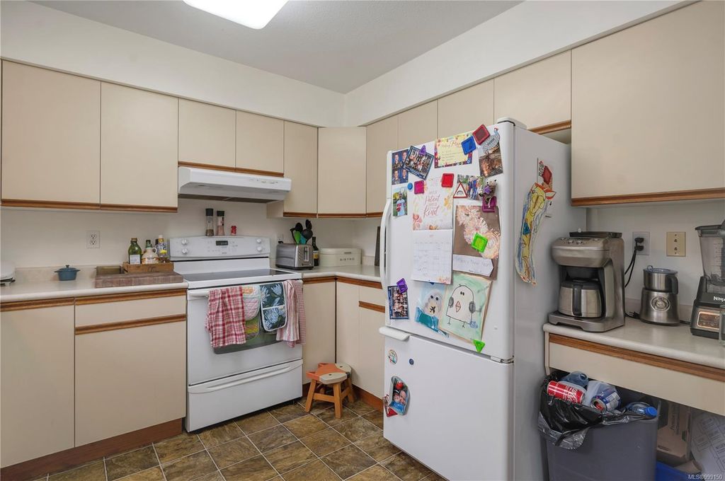 listing image 16040087547672599357