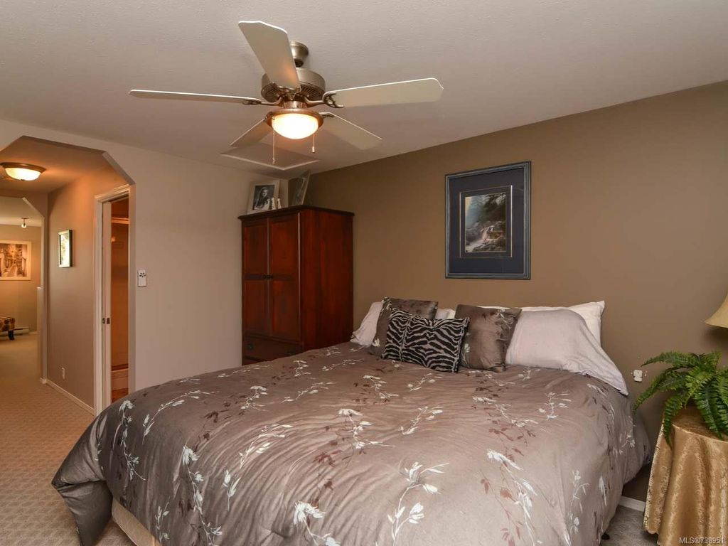 listing image 16045920990543912794