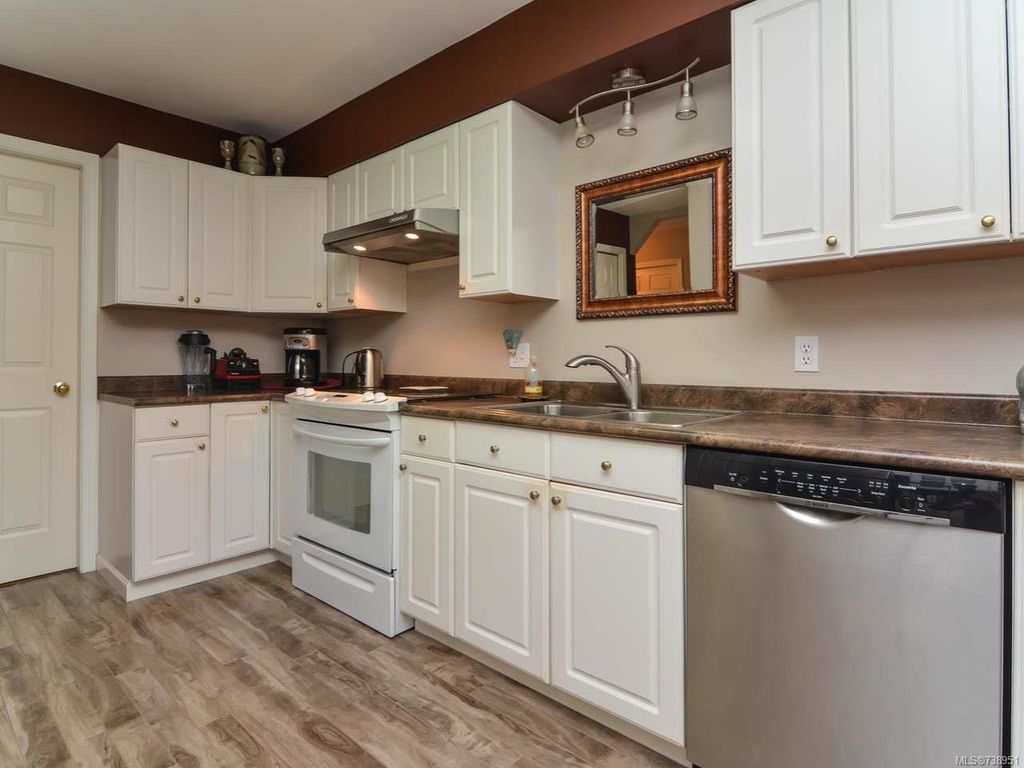 listing image 16040884289634615390