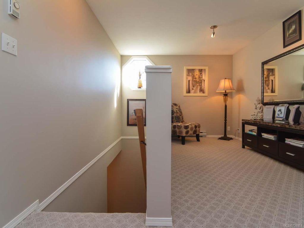 listing image 16043240234017128588