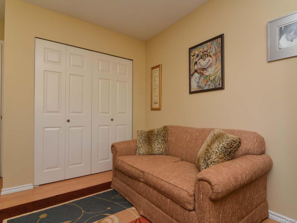 listing image 16047753954599891809