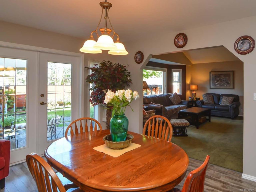 listing image 16048479825195293474