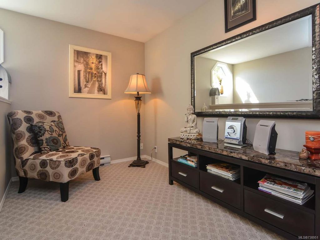 listing image 16048240483367950387