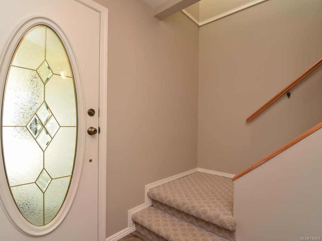 listing image 16049994559046443663