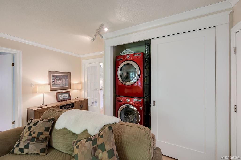 listing image 16041946032043928947