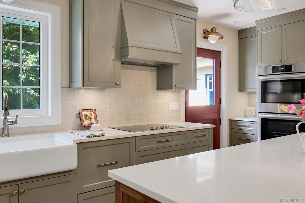 listing image 16048776359574237498