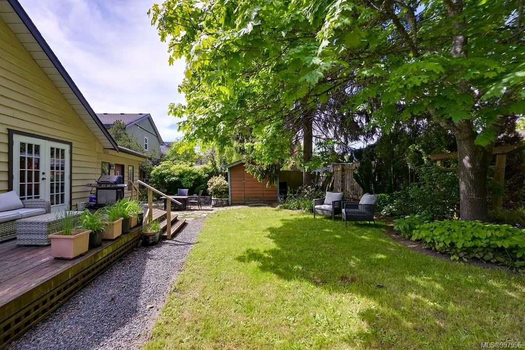 listing image 16041979599483624580