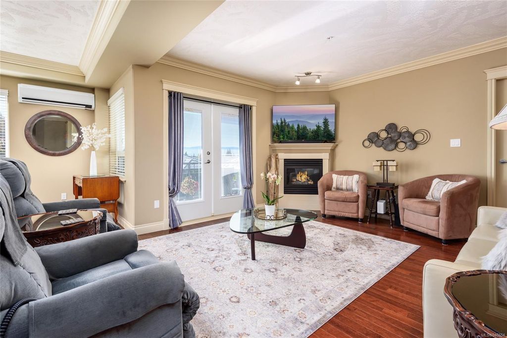 listing image 16041517453229739968