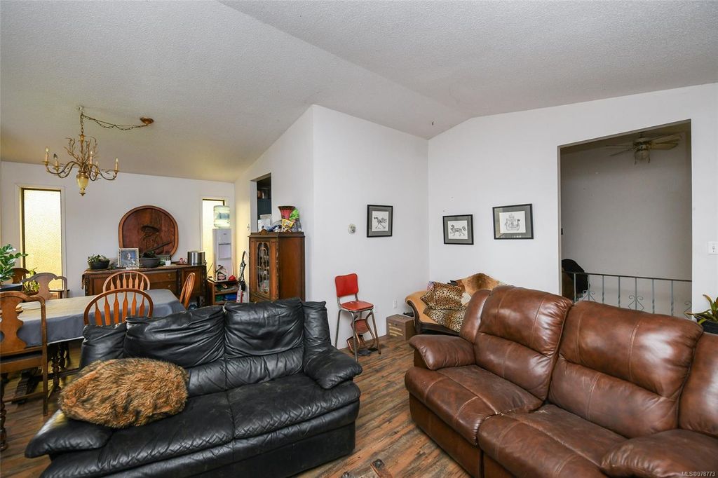 listing image 16049594676729612202