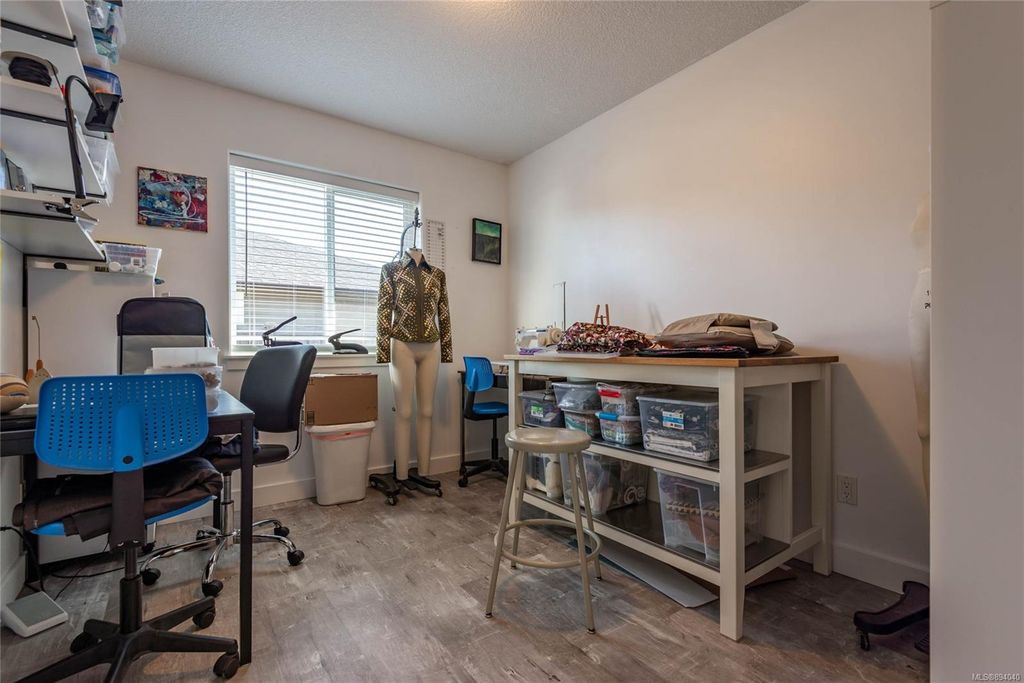 listing image 16042695348622