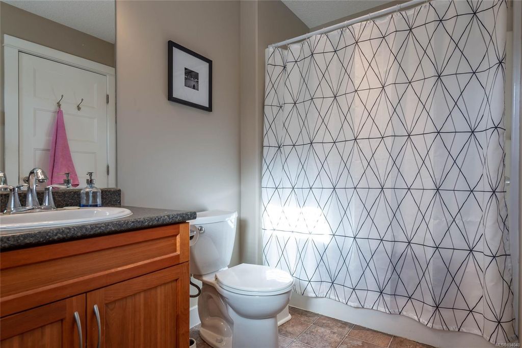 listing image 16041811003947