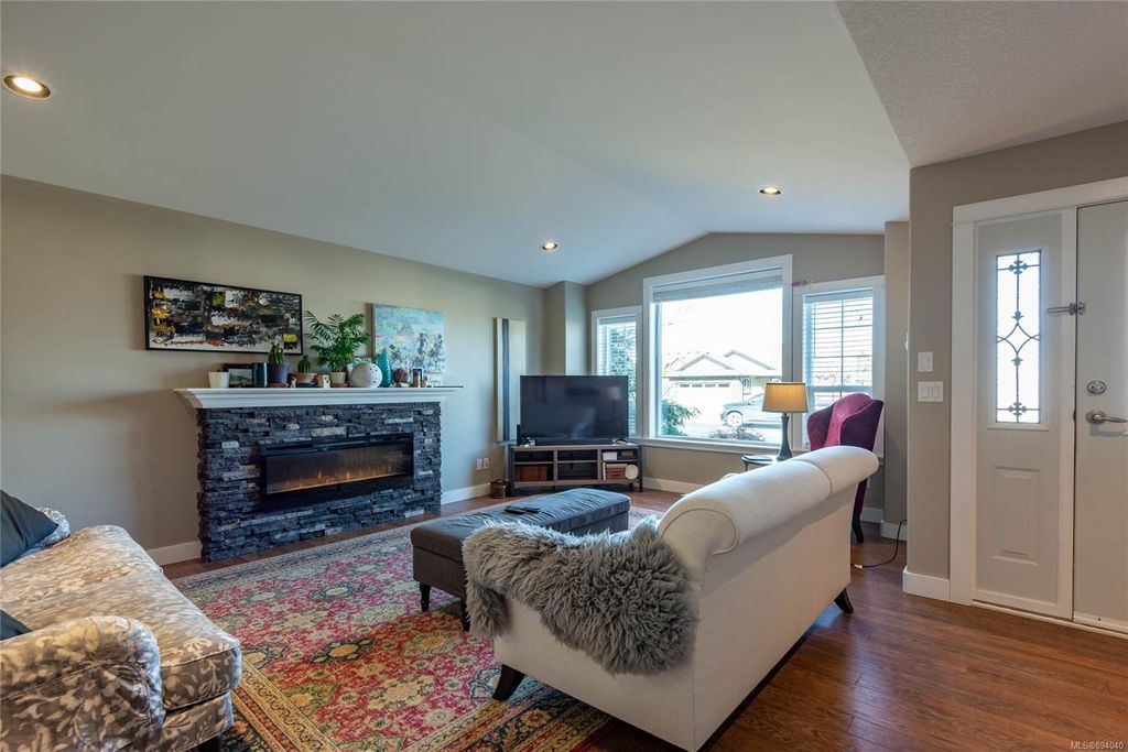 listing image 16041138472778