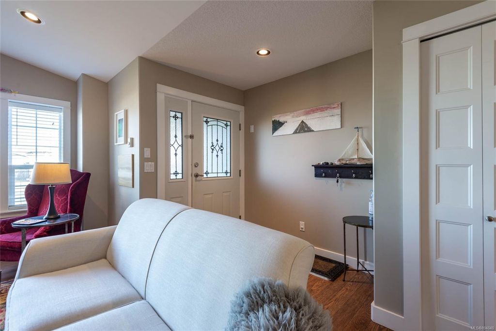 listing image 1604757813541