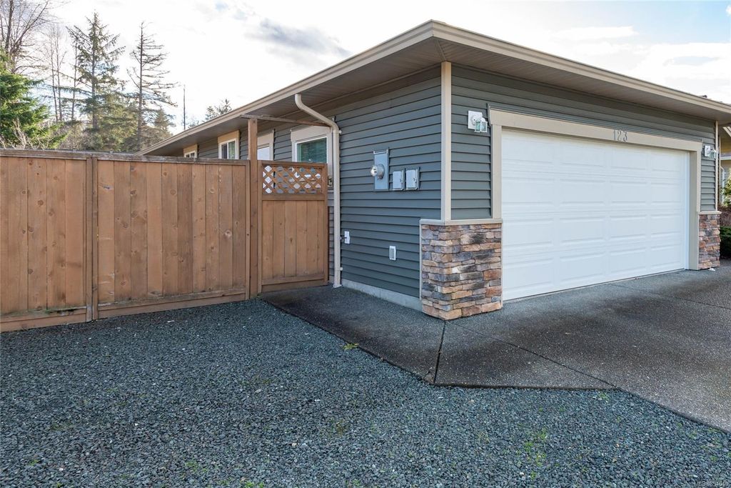 listing image 16042990033424