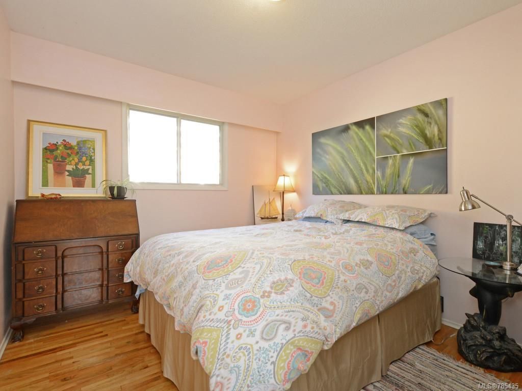 listing image 16049173815454263716