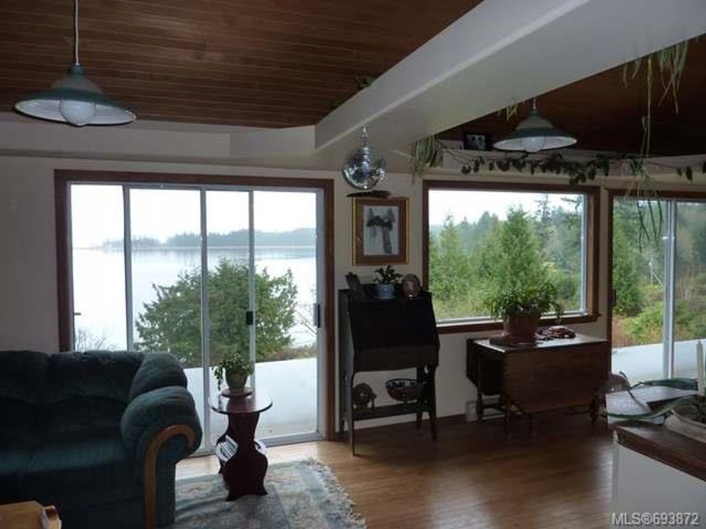 listing image 16041906579132419225