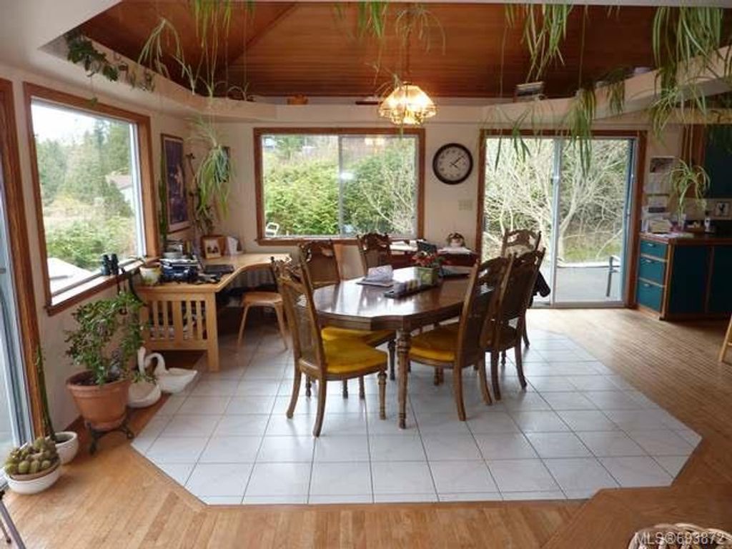 listing image 16043847673432462709