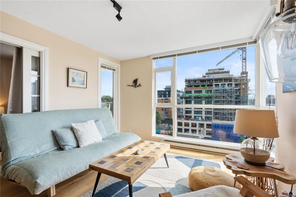 listing image 16043914595139654036