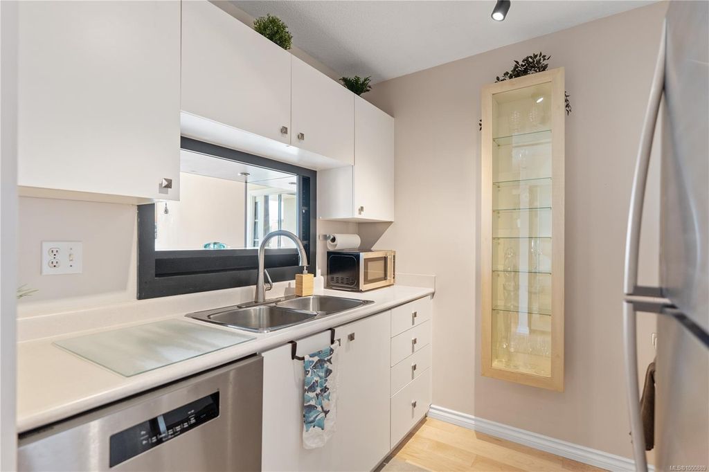 listing image 16047104137607048280