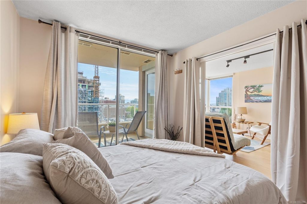 listing image 16045743526596936166