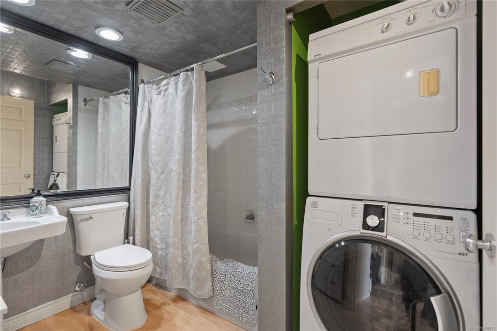 listing image 16045387364745337551