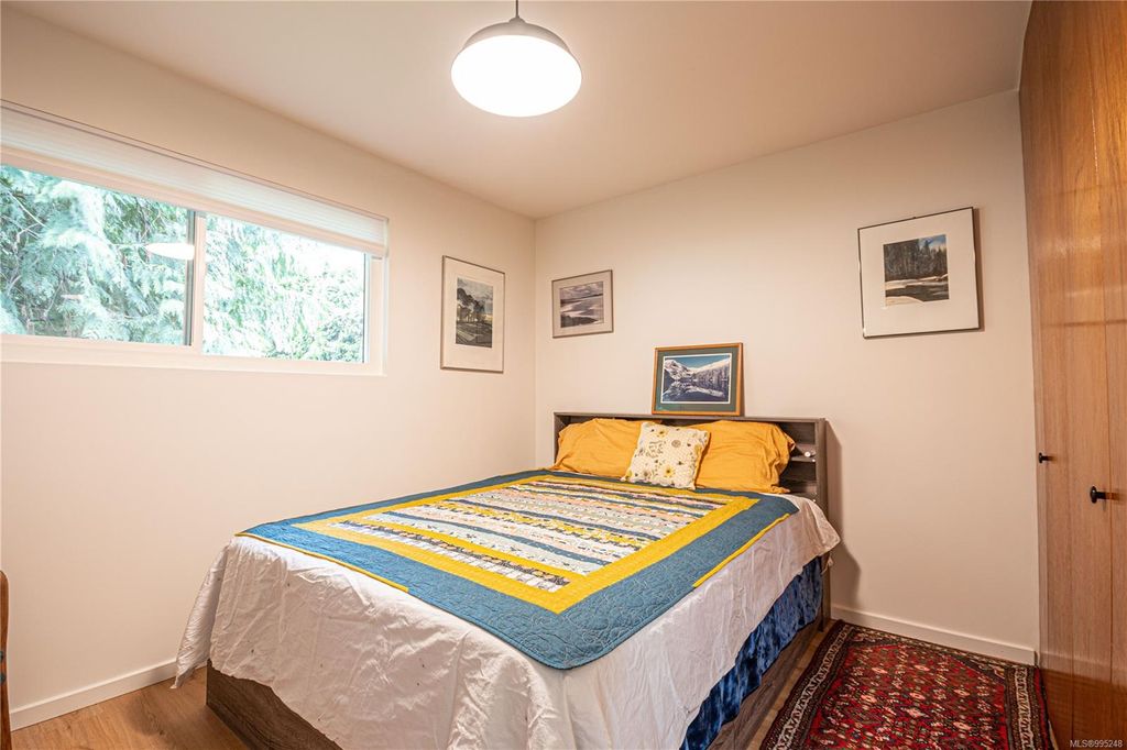 listing image 16049039568294848871