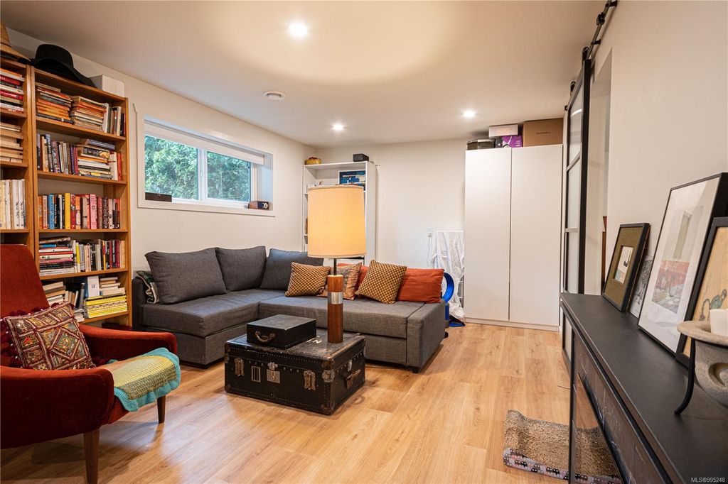 listing image 16043258986570021208