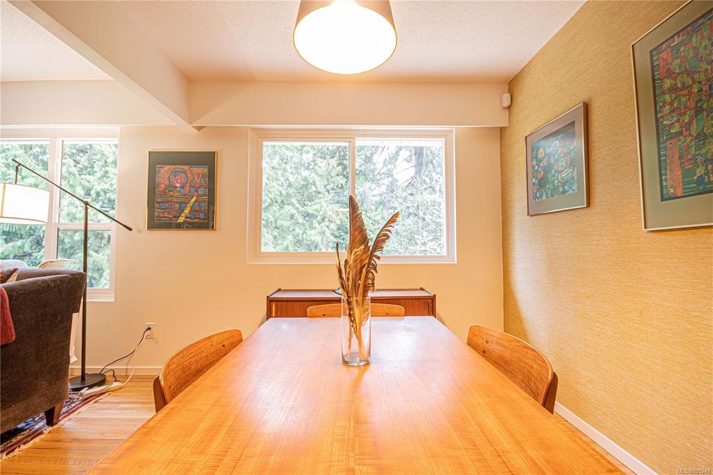 listing image 16044182152422070582