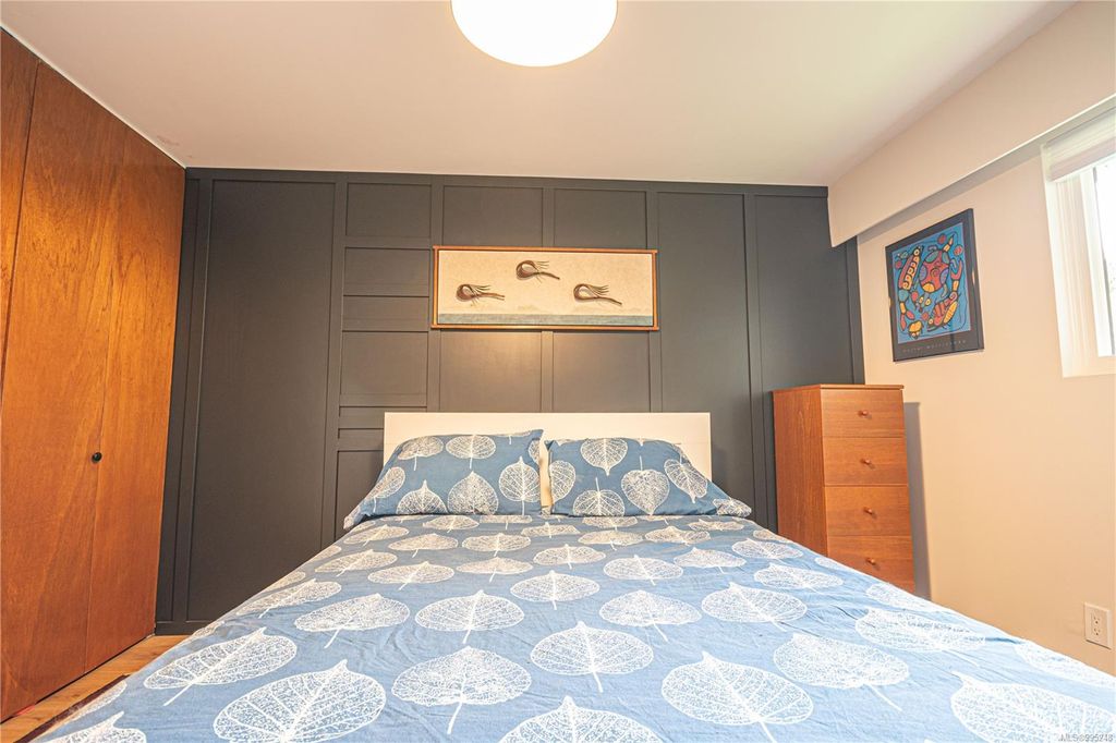 listing image 16047310782575558665