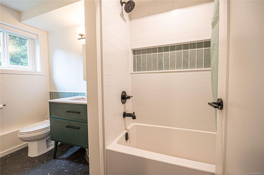 listing image 16042764992207416720