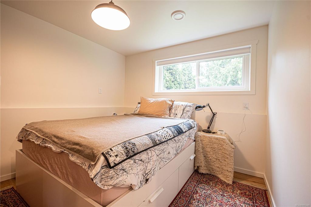 listing image 16044811216005636793