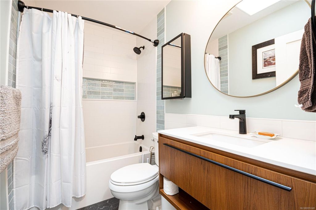 listing image 16044894625355538896