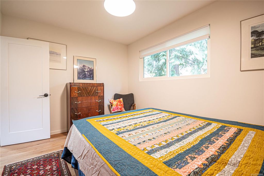 listing image 16043664130264589195