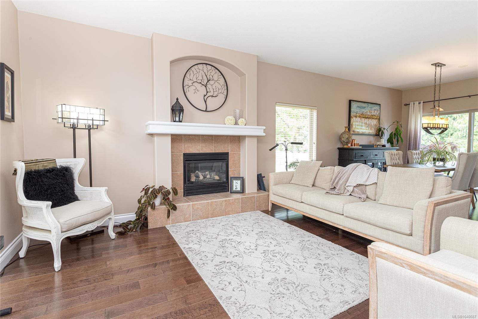1191 Rosemount Close