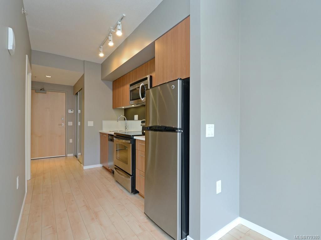 listing image 16047333413841211169