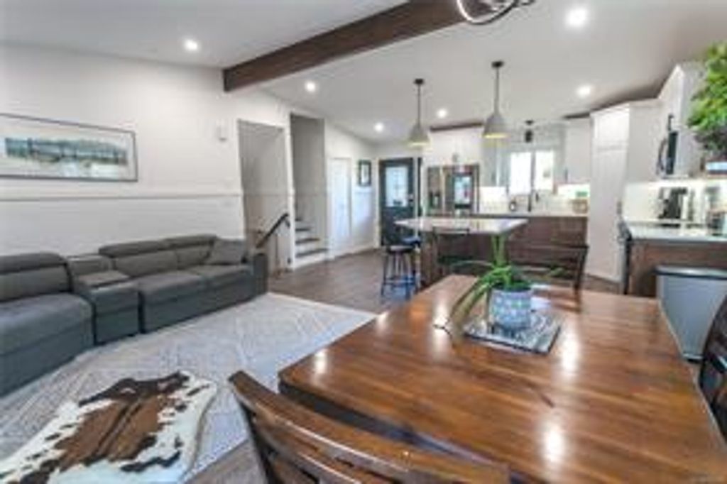 listing image 16049313421555874618