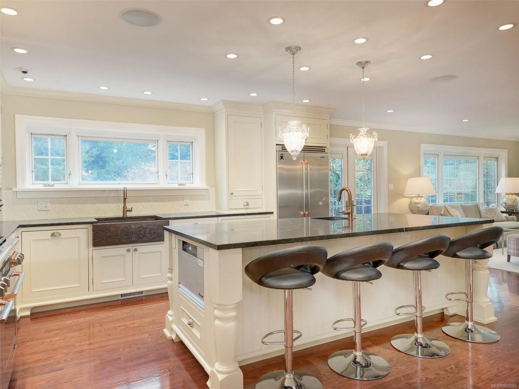 listing image 16043643292906575857