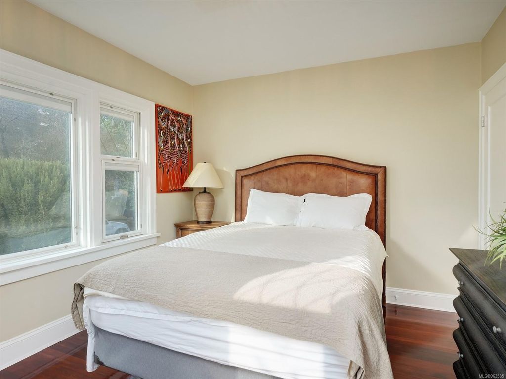 listing image 16049581260100959849