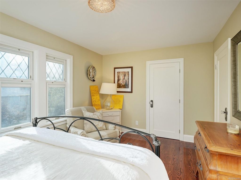 listing image 16046904638639062138