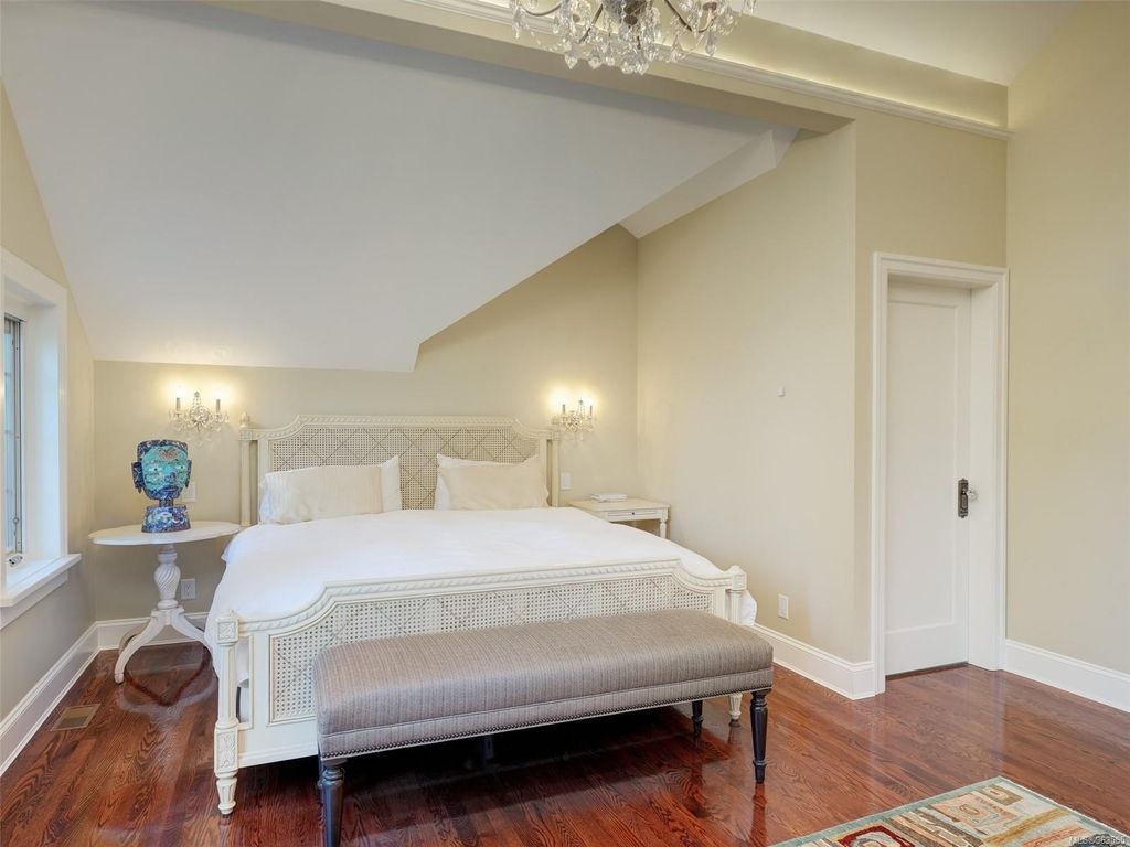 listing image 16040474924940532758