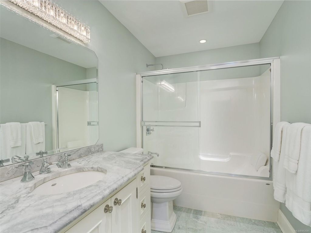listing image 16042023716207833332