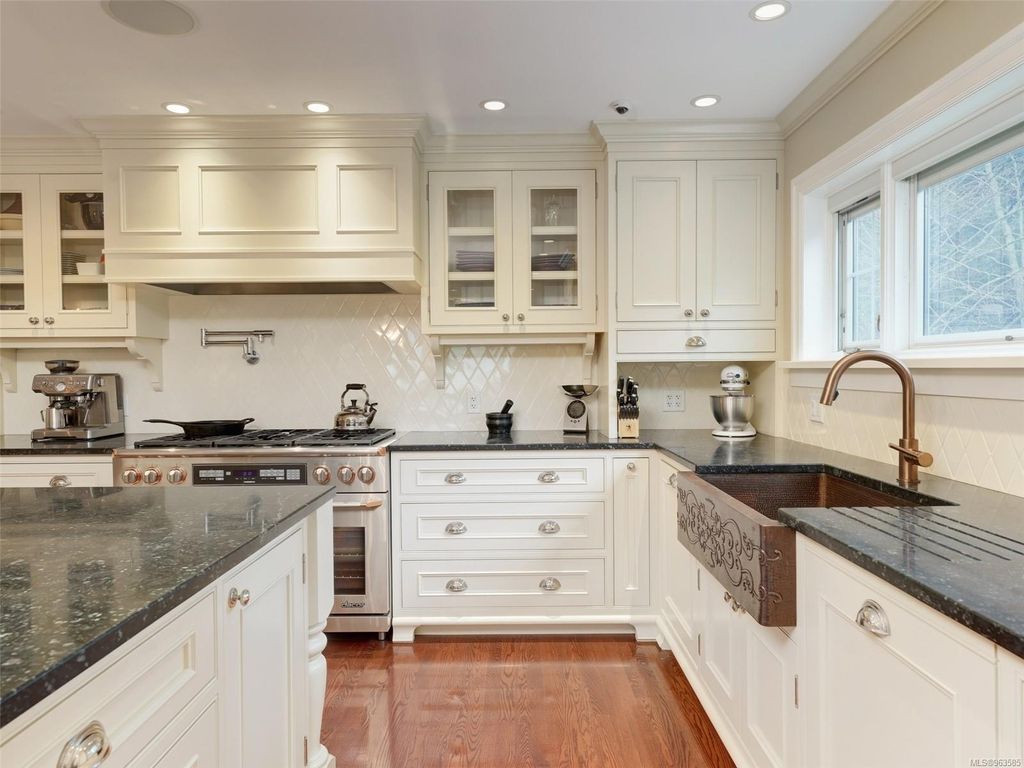 listing image 16046228115426029788