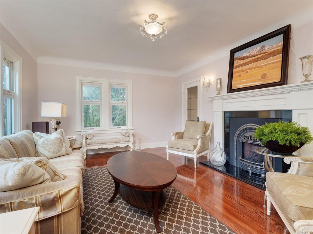 listing image 16042609288058753089