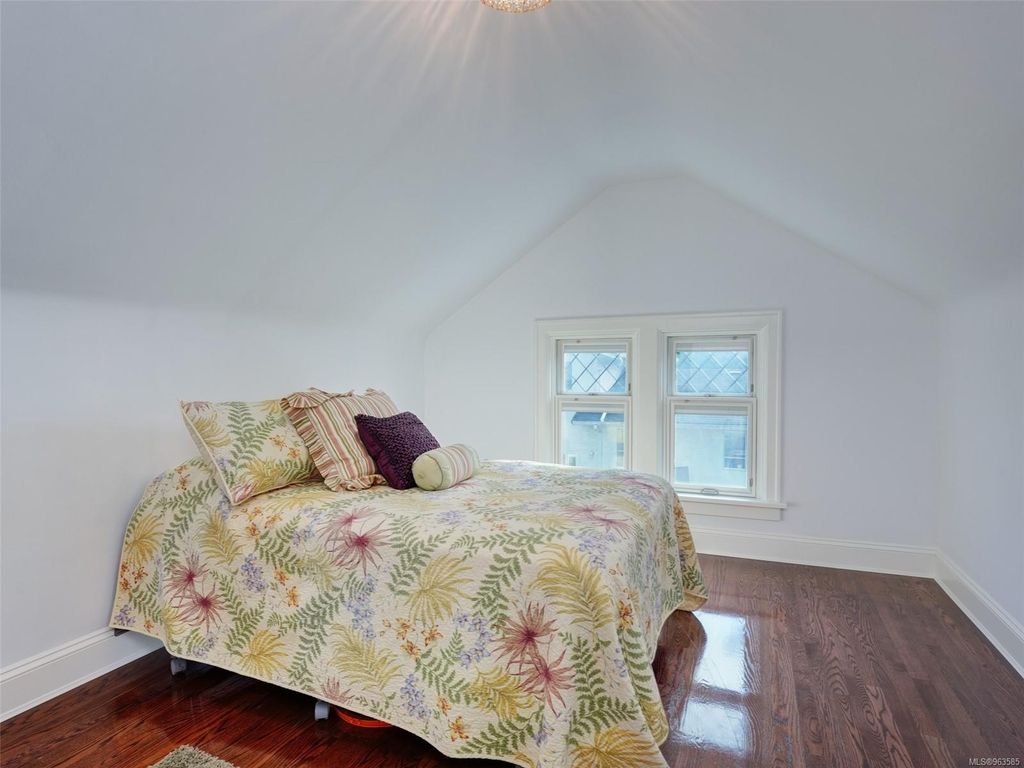 listing image 16043462341747536682