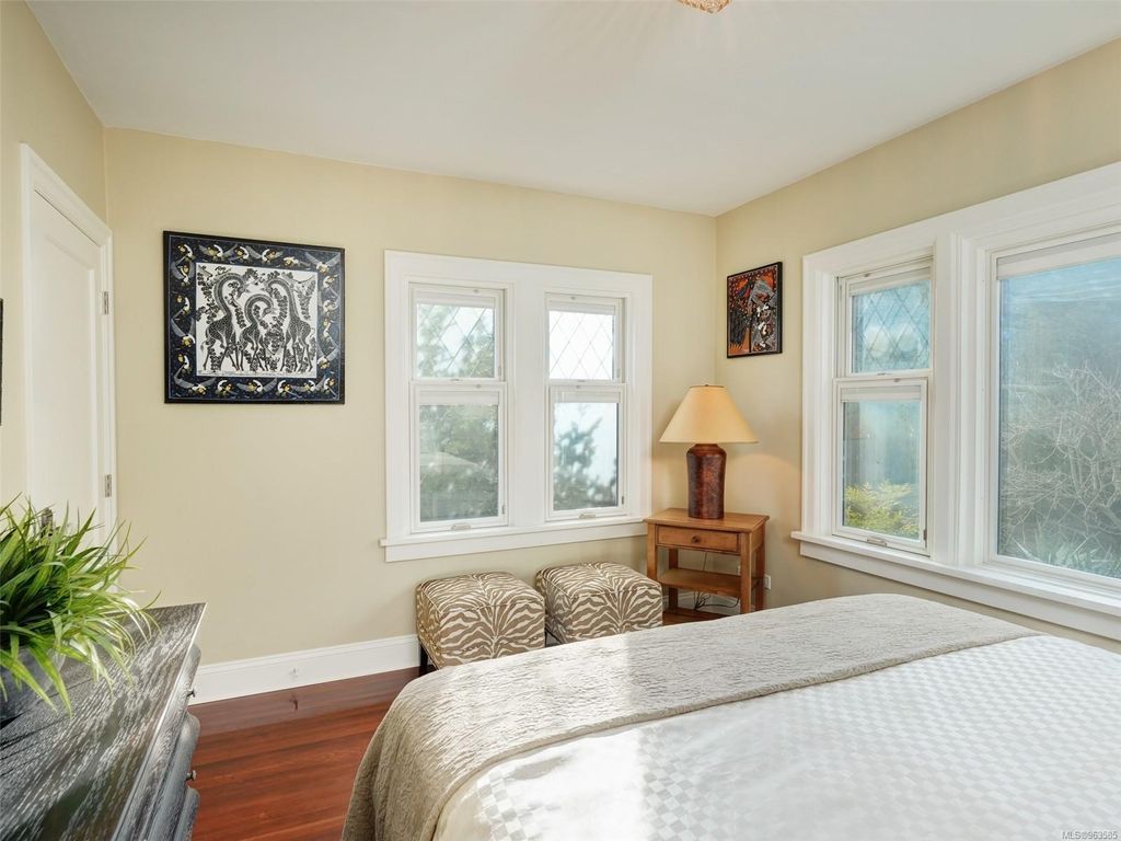 listing image 16042669233449523013