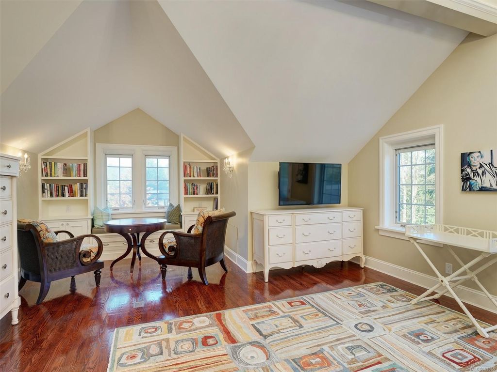 listing image 16049223941935238599
