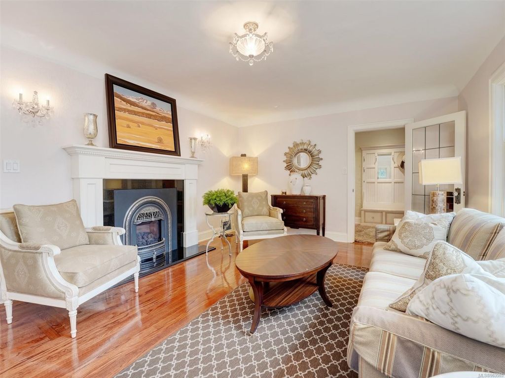 listing image 16048109950711725718